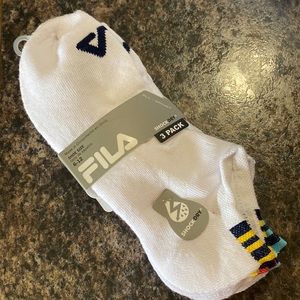 - Fila socks